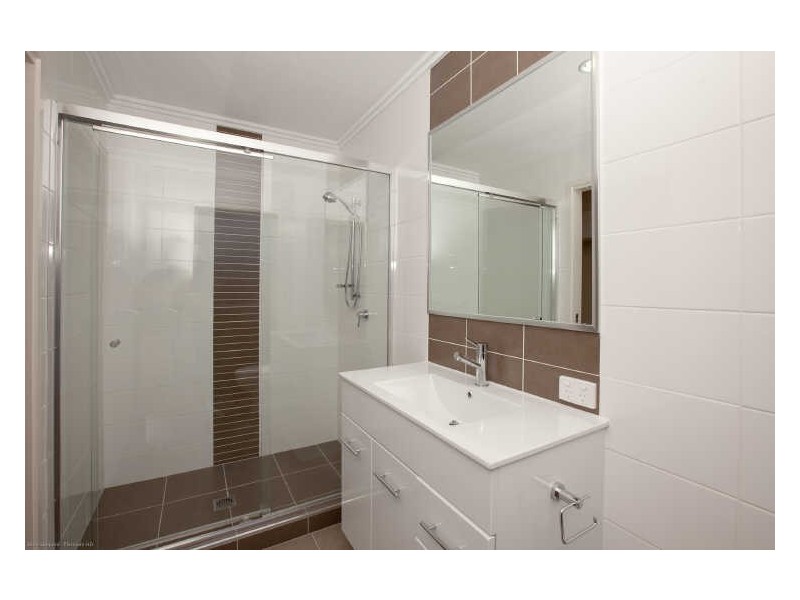 39 Gordon Street, Labrador QLD 4215