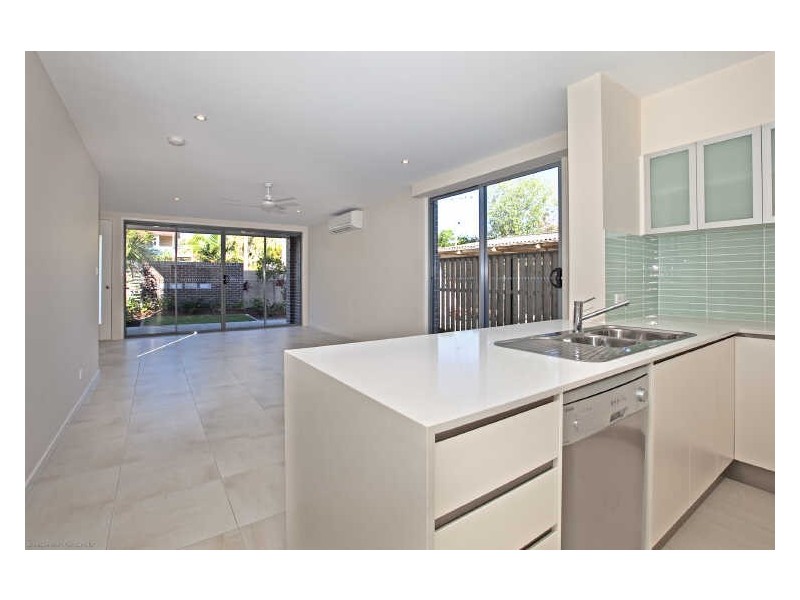 39 Gordon Street, Labrador QLD 4215