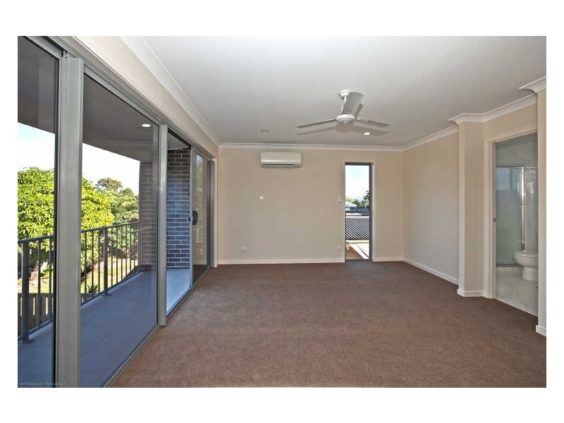 39 Gordon Street, Labrador QLD 4215