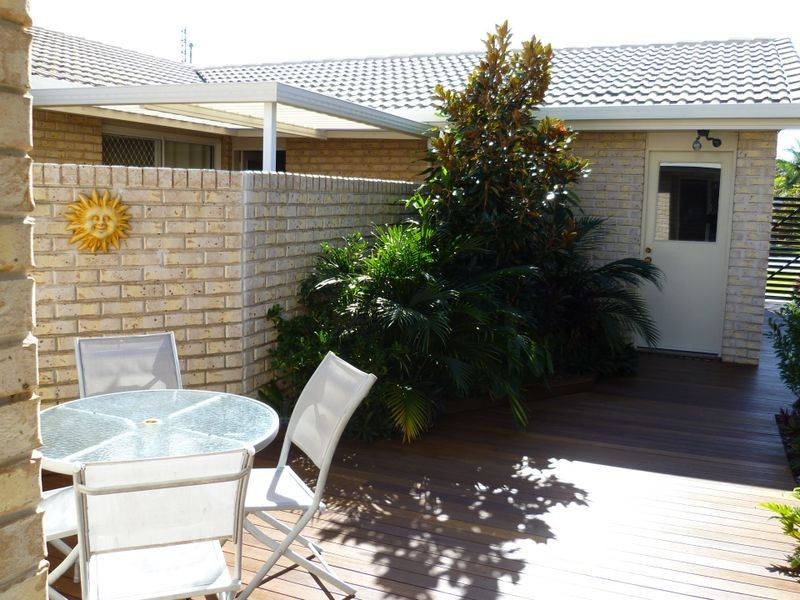 2/7 Kenny Drive, Labrador QLD 4215