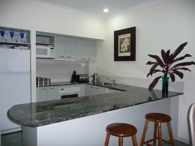 60 Caseys Road, Hope Island QLD 4212
