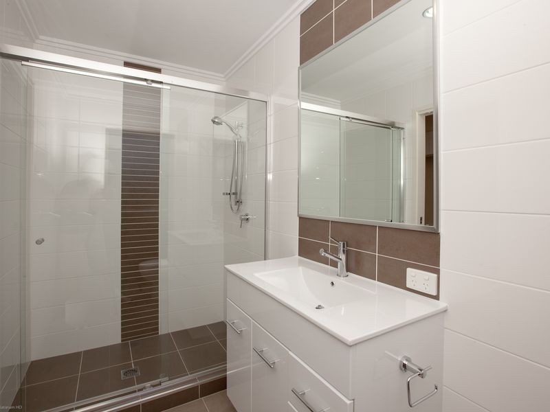 4/39 Gordon Street, Labrador QLD 4215