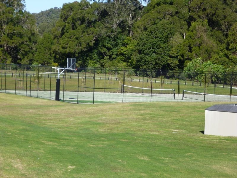 2 Summer Hill Crescent, Maudsland QLD 4210