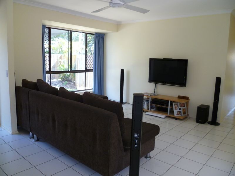 2/9 Possum Crescent, Coombabah QLD 4216