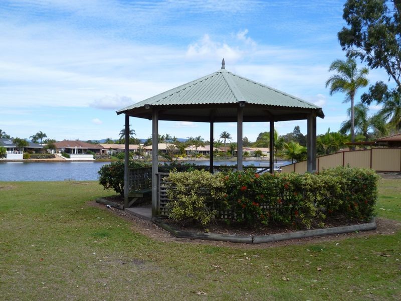 2/9 Possum Crescent, Coombabah QLD 4216