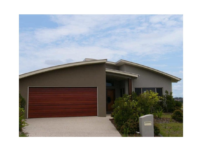 8 Coochin Lane, Pacific Pines QLD 4211