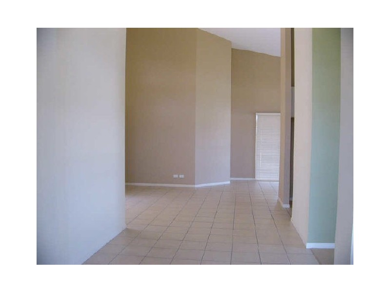 8 Coochin Lane, Pacific Pines QLD 4211