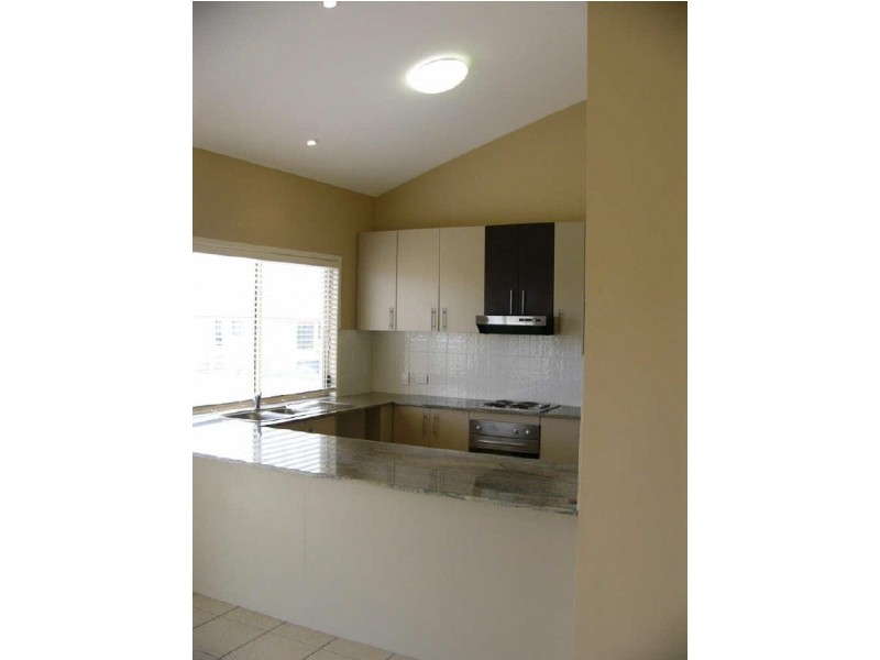 8 Coochin Lane, Pacific Pines QLD 4211