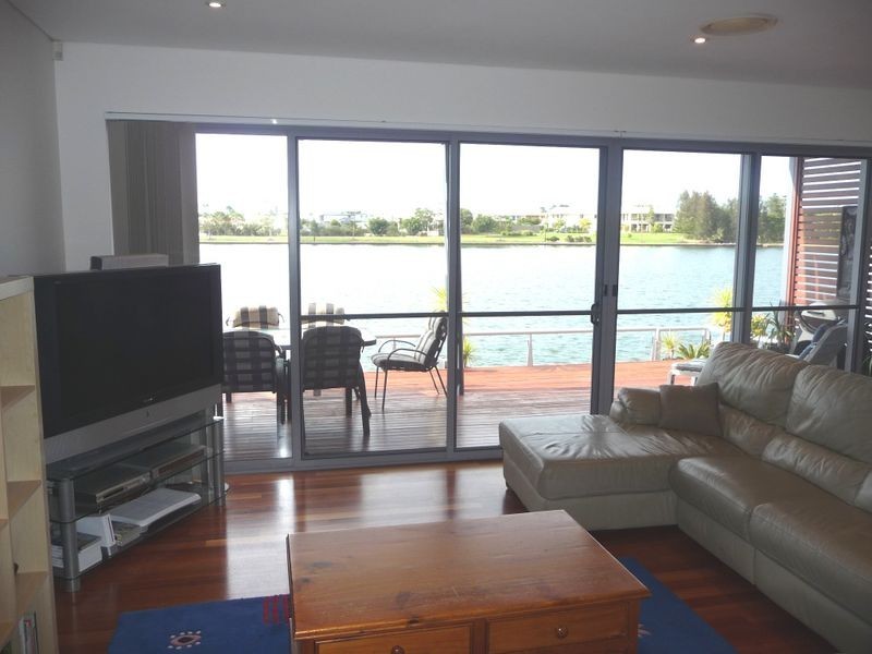 10/181 Lae Drive, Coombabah QLD 4216