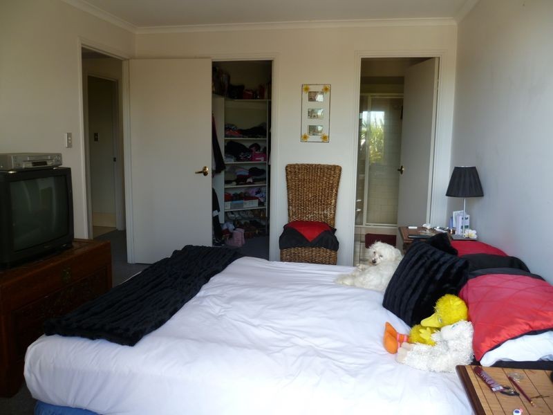 17/18 Jennifer Avenue, Runaway Bay QLD 4216