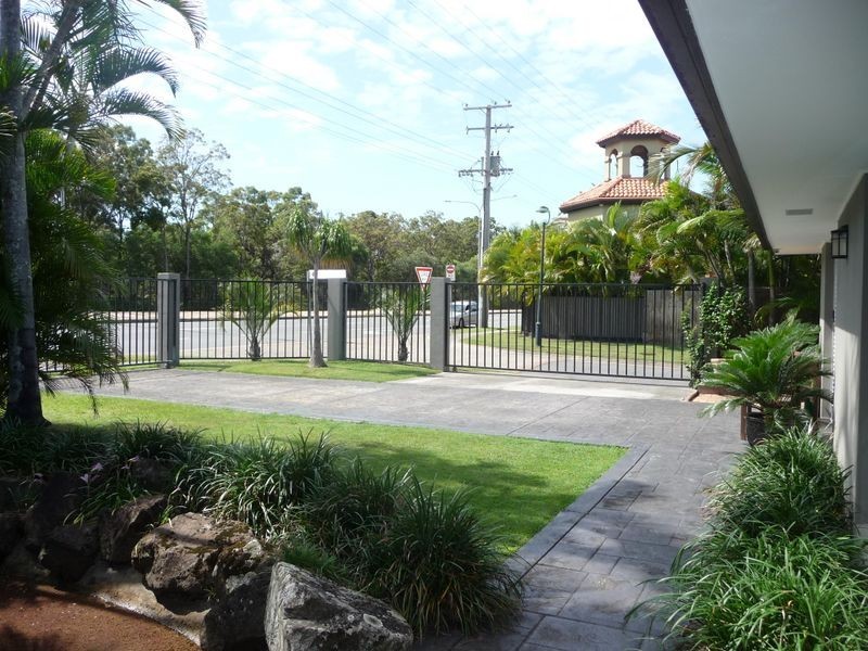 292 Oxley Drive, Coombabah QLD 4216