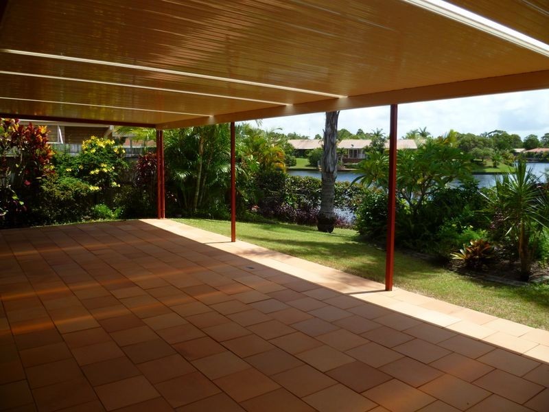 2/39 Kangaroo Avenue, Coombabah QLD 4216
