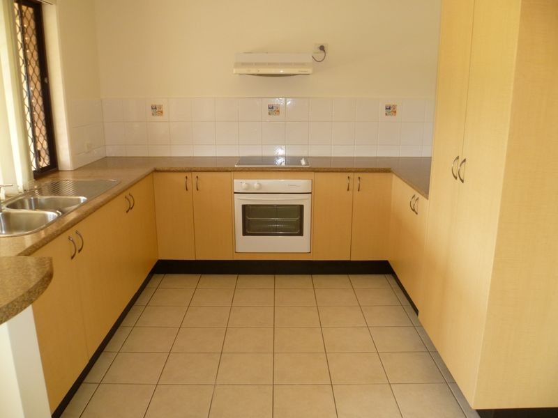 2/39 Kangaroo Avenue, Coombabah QLD 4216
