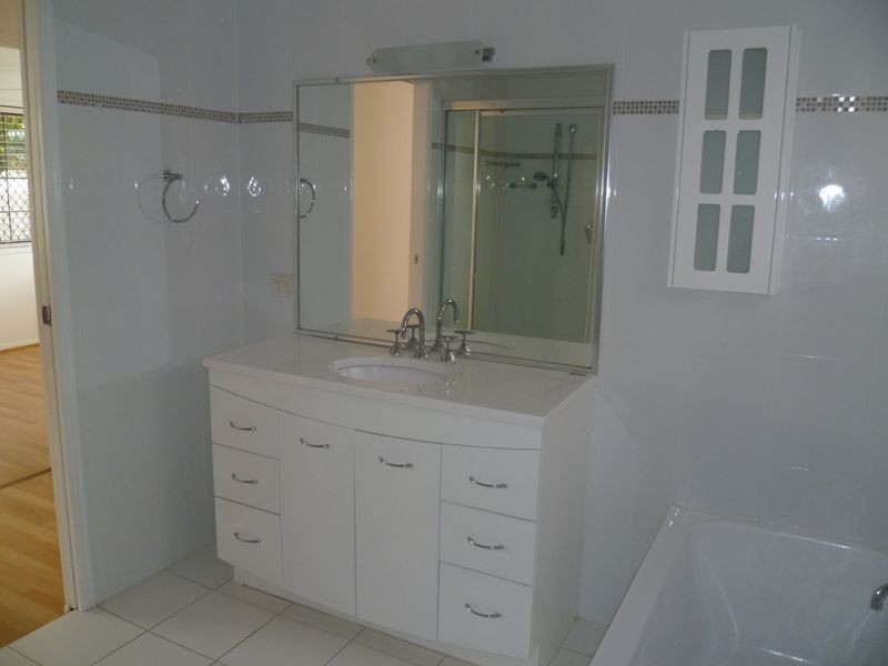 1/7 Sanctuary Court, Coombabah QLD 4216