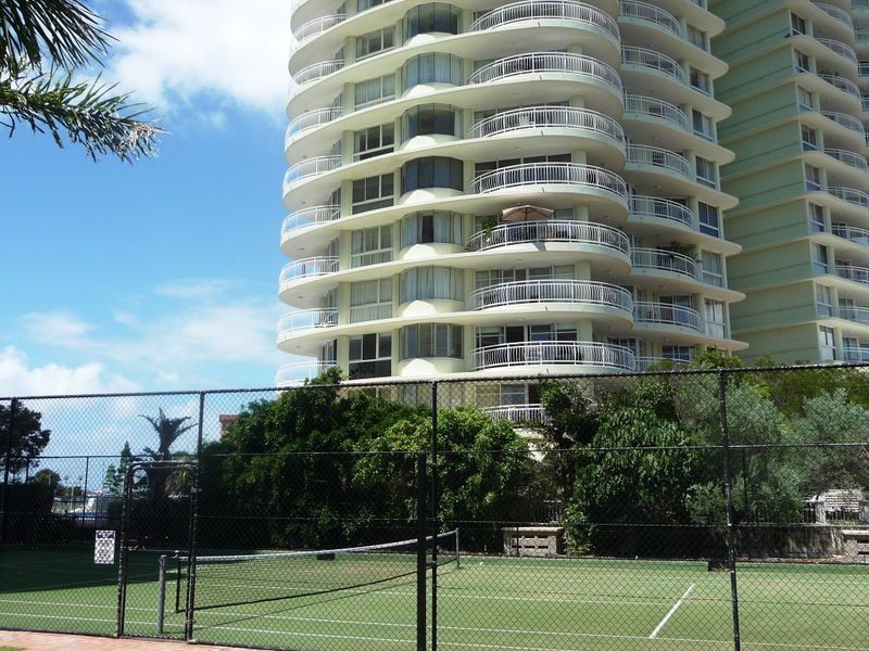 3/9 Bayview Street, Runaway Bay QLD 4216