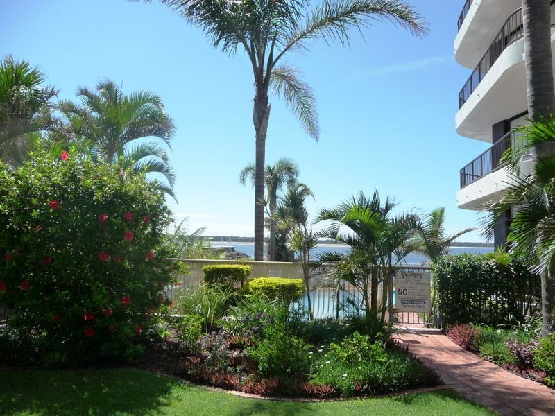 3/9 Bayview Street, Runaway Bay QLD 4216