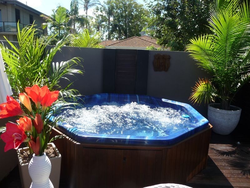 1/32 Killowill Avenue, Paradise Point QLD 4216