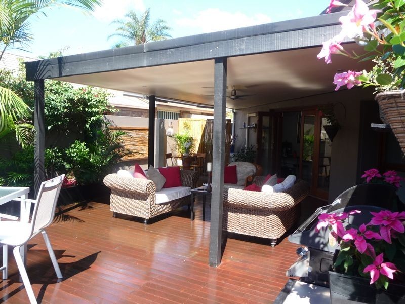 1/32 Killowill Avenue, Paradise Point QLD 4216