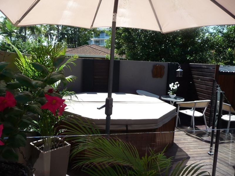 1/32 Killowill Avenue, Paradise Point QLD 4216