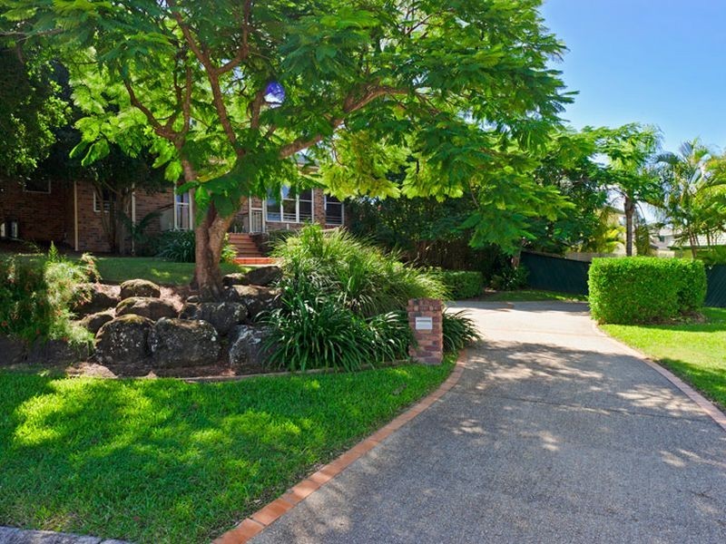 18 Riverbank Court, Ashmore QLD 4214