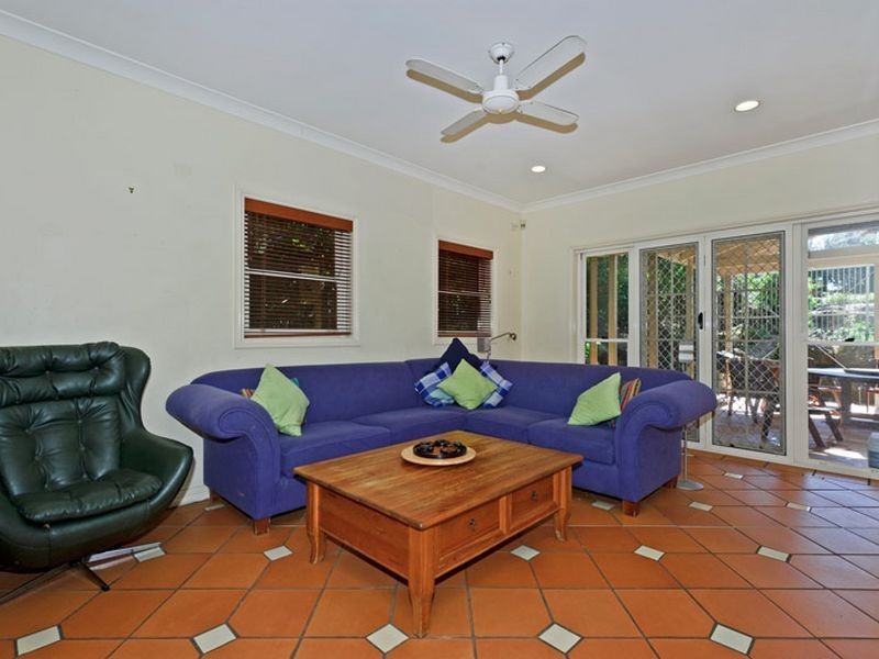 18 Riverbank Court, Ashmore QLD 4214