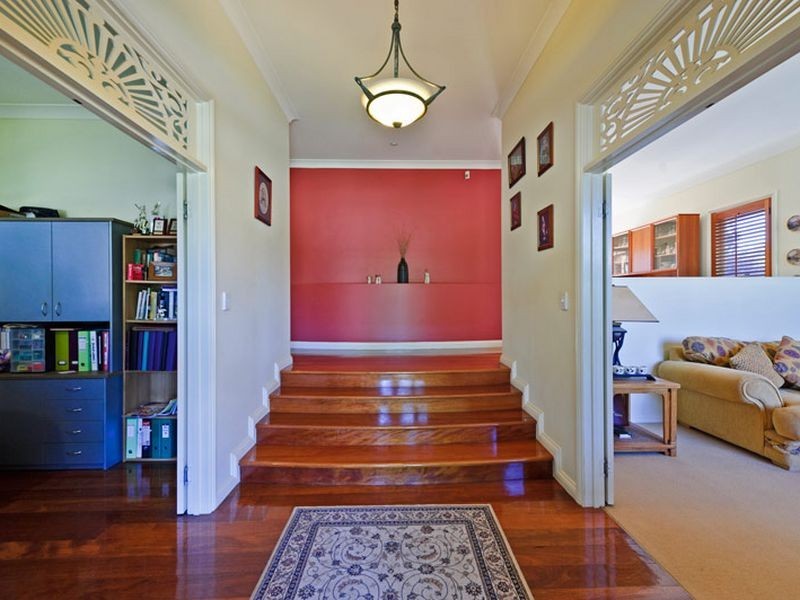 18 Riverbank Court, Ashmore QLD 4214