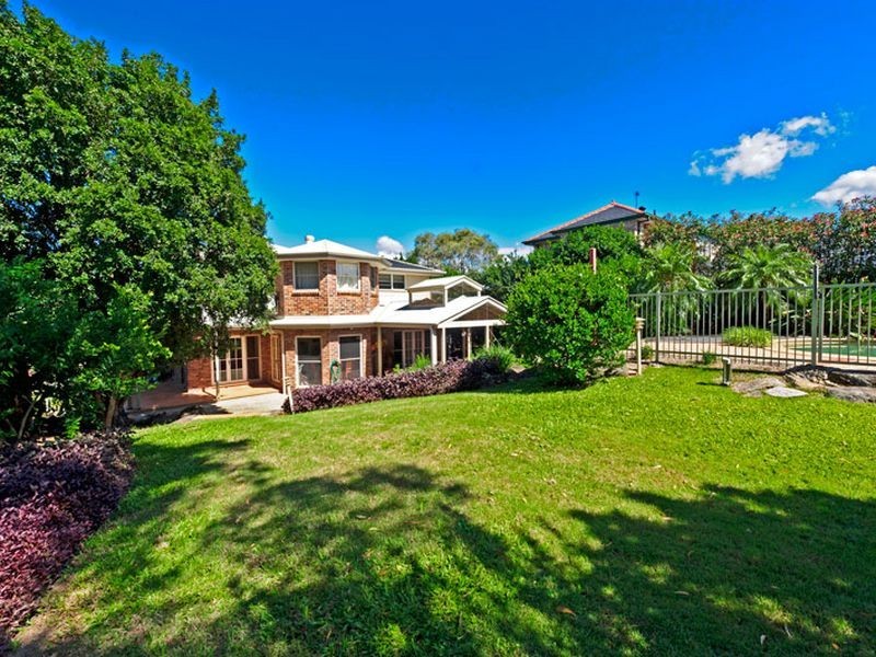 18 Riverbank Court, Ashmore QLD 4214