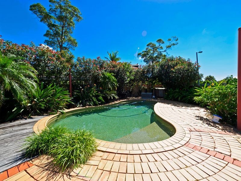 18 Riverbank Court, Ashmore QLD 4214