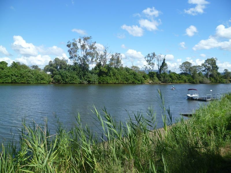 18 Riverbank Court, Ashmore QLD 4214