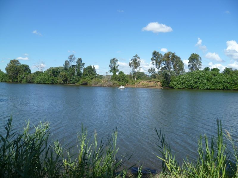 18 Riverbank Court, Ashmore QLD 4214