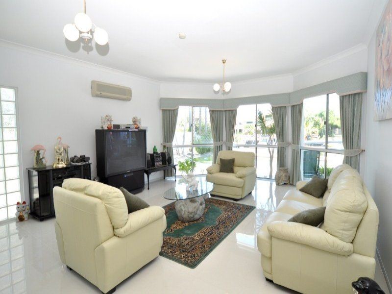 28 Sundance Way, Runaway Bay QLD 4216
