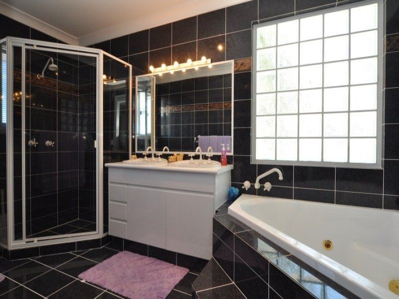 28 Sundance Way, Runaway Bay QLD 4216