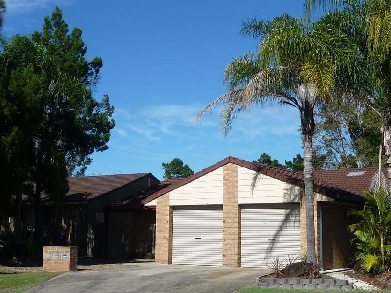 2/3 Waterbird Court, Coombabah QLD 4216