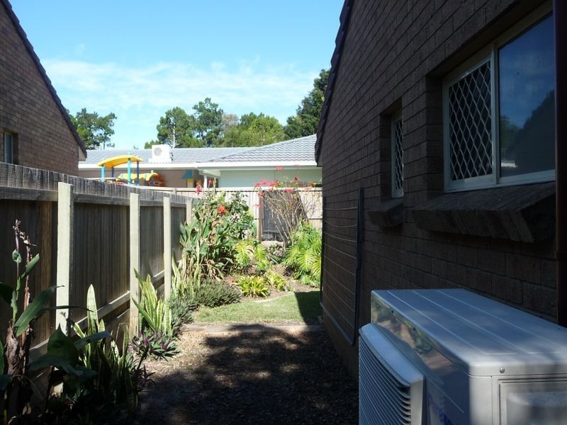 2/3 Waterbird Court, Coombabah QLD 4216