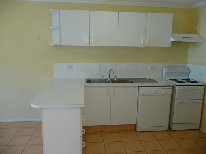 2/3 Waterbird Court, Coombabah QLD 4216