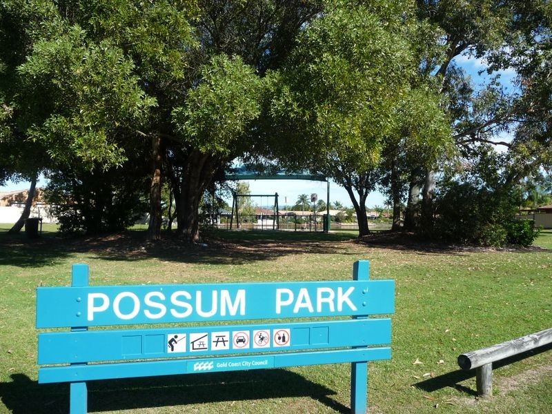 2/3 Waterbird Court, Coombabah QLD 4216