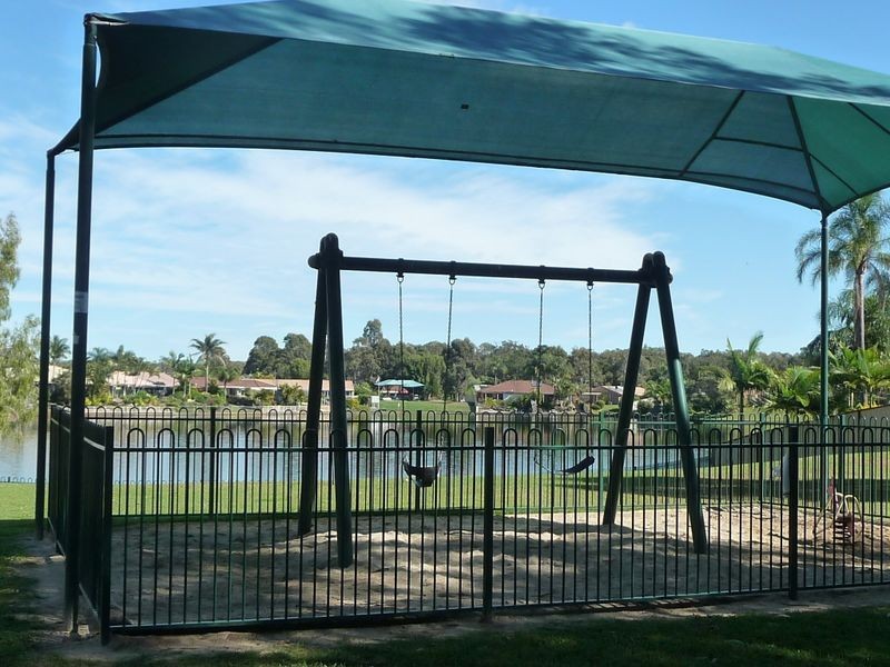 2/3 Waterbird Court, Coombabah QLD 4216