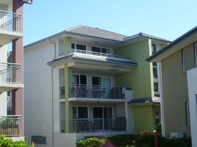 1109/33 Clark Street, Biggera Waters QLD 4216