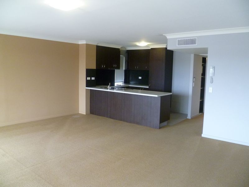 1109/33 Clark Street, Biggera Waters QLD 4216