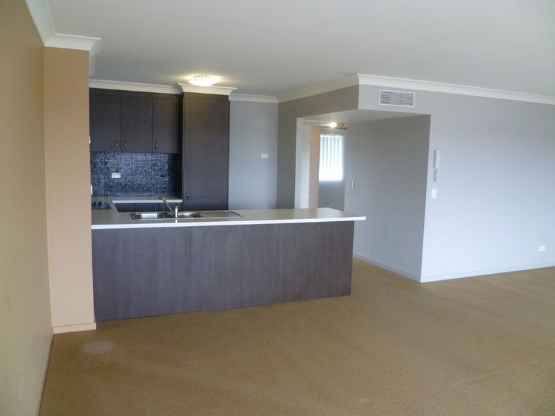 1109/33 Clark Street, Biggera Waters QLD 4216