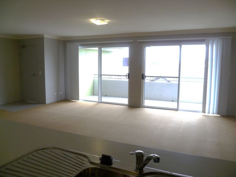 1109/33 Clark Street, Biggera Waters QLD 4216