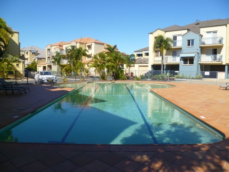 67/88 Limetree Parade, Runaway Bay QLD 4216