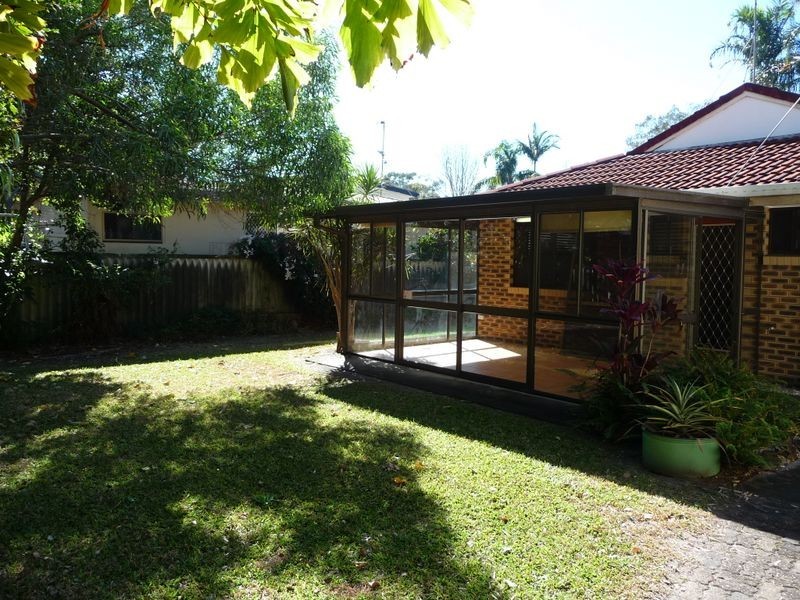4 Magnolia Avenue, Hollywell QLD 4216