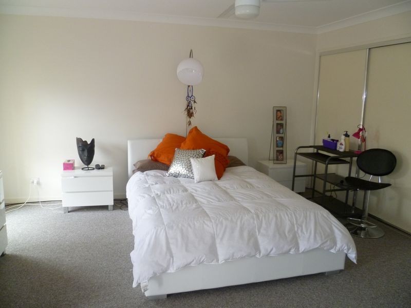 18 Angourie Crescent, Pacific Pines QLD 4211