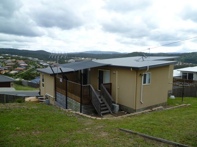 18 Angourie Crescent, Pacific Pines QLD 4211