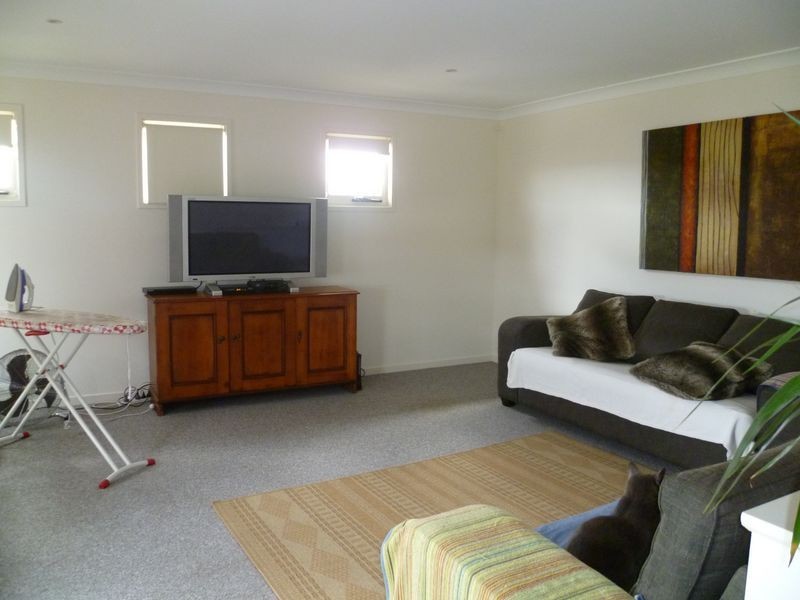 18 Angourie Crescent, Pacific Pines QLD 4211