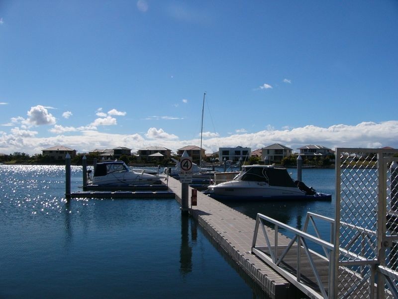 535 Oyster Cove Promenade, Helensvale QLD 4212