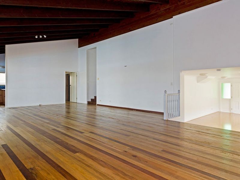 10 Runaway Bay Avenue, Runaway Bay QLD 4216