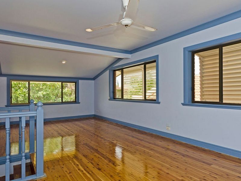 10 Runaway Bay Avenue, Runaway Bay QLD 4216