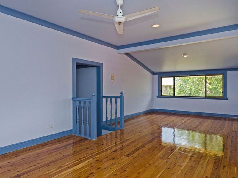 10 Runaway Bay Avenue, Runaway Bay QLD 4216